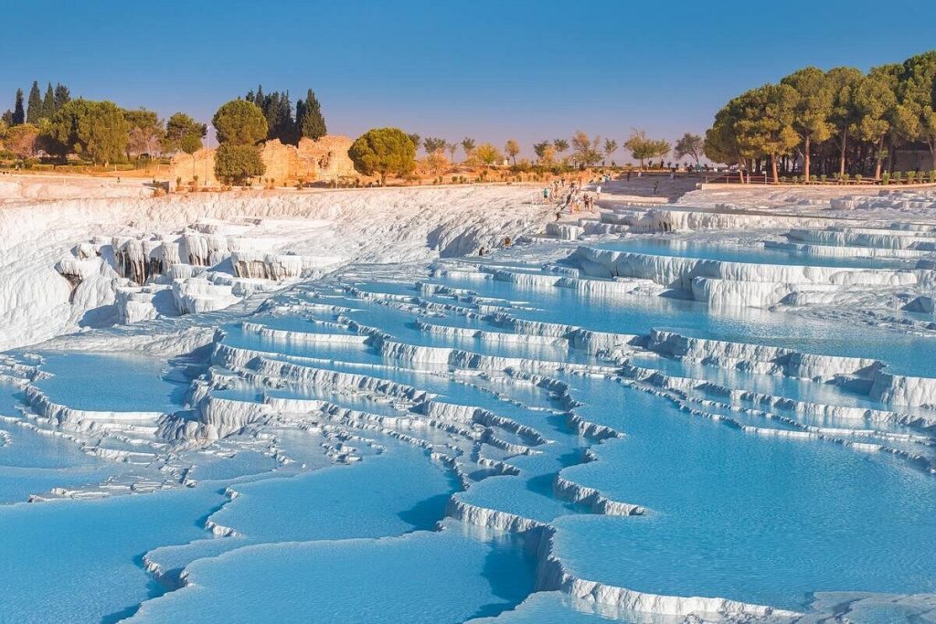 Menjelajahi Pamukkale